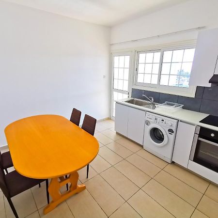 Off Course Seaview Apartment Larnaka Exterior foto