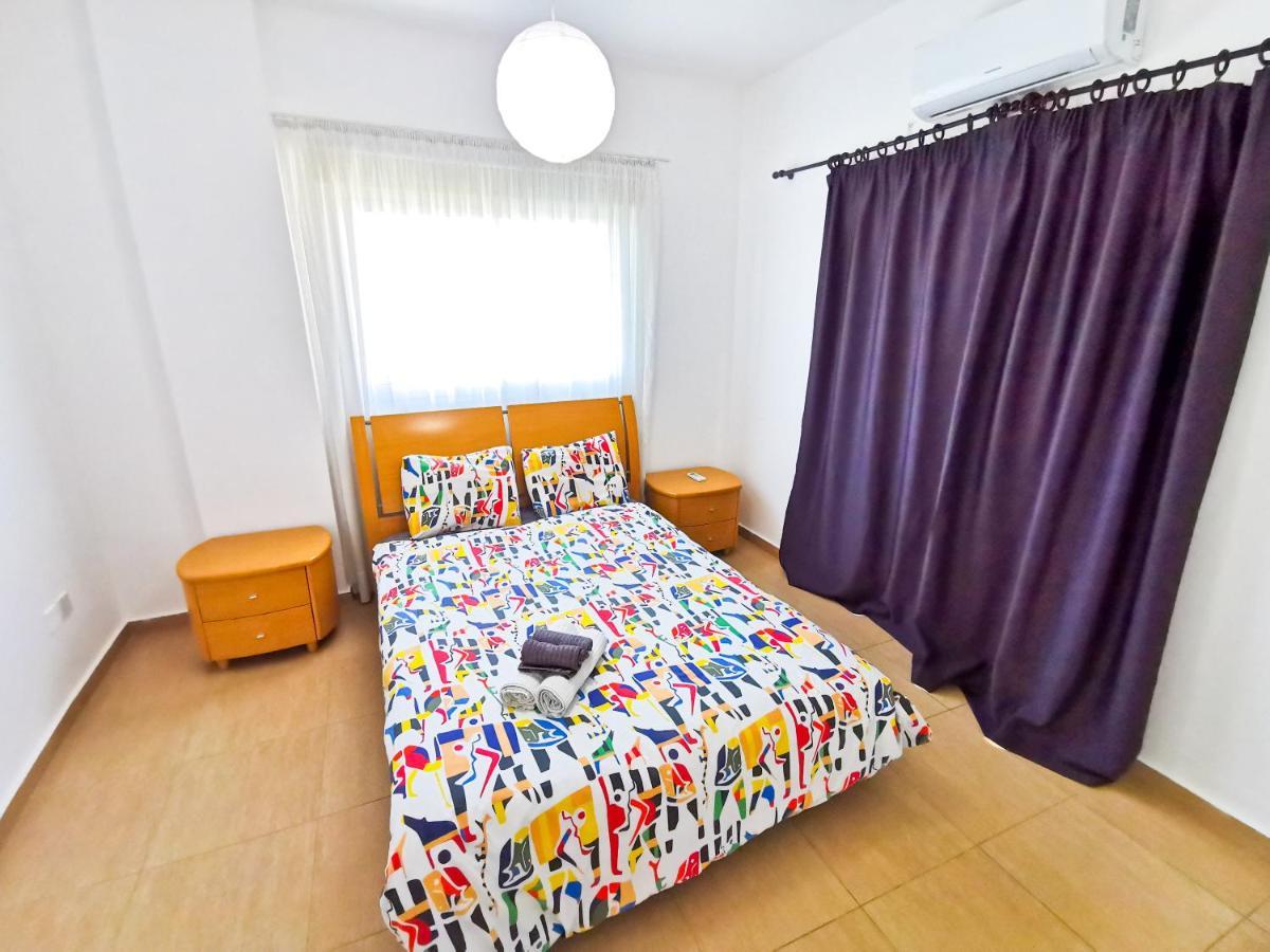Off Course Seaview Apartment Larnaka Exterior foto