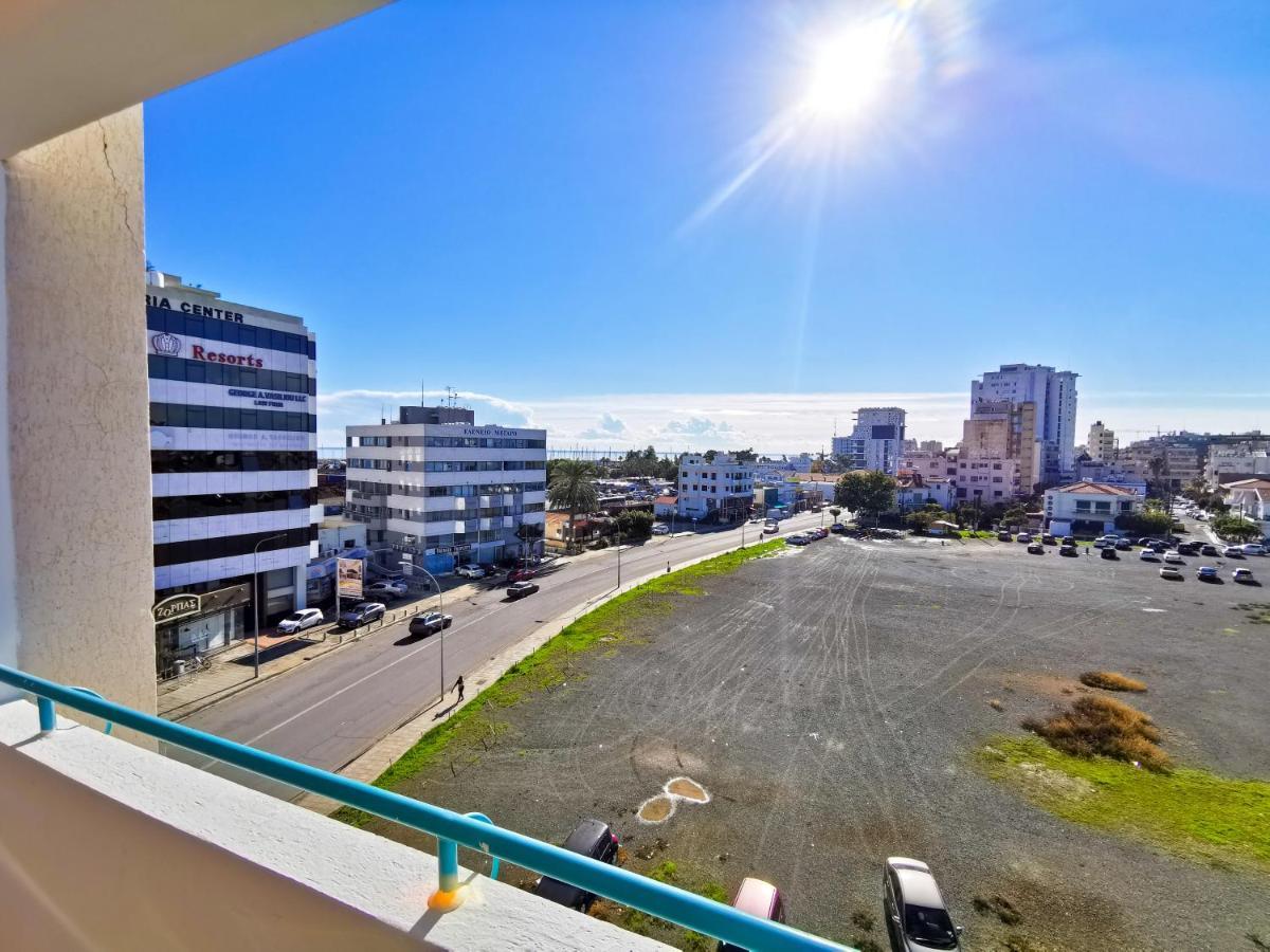 Off Course Seaview Apartment Larnaka Exterior foto